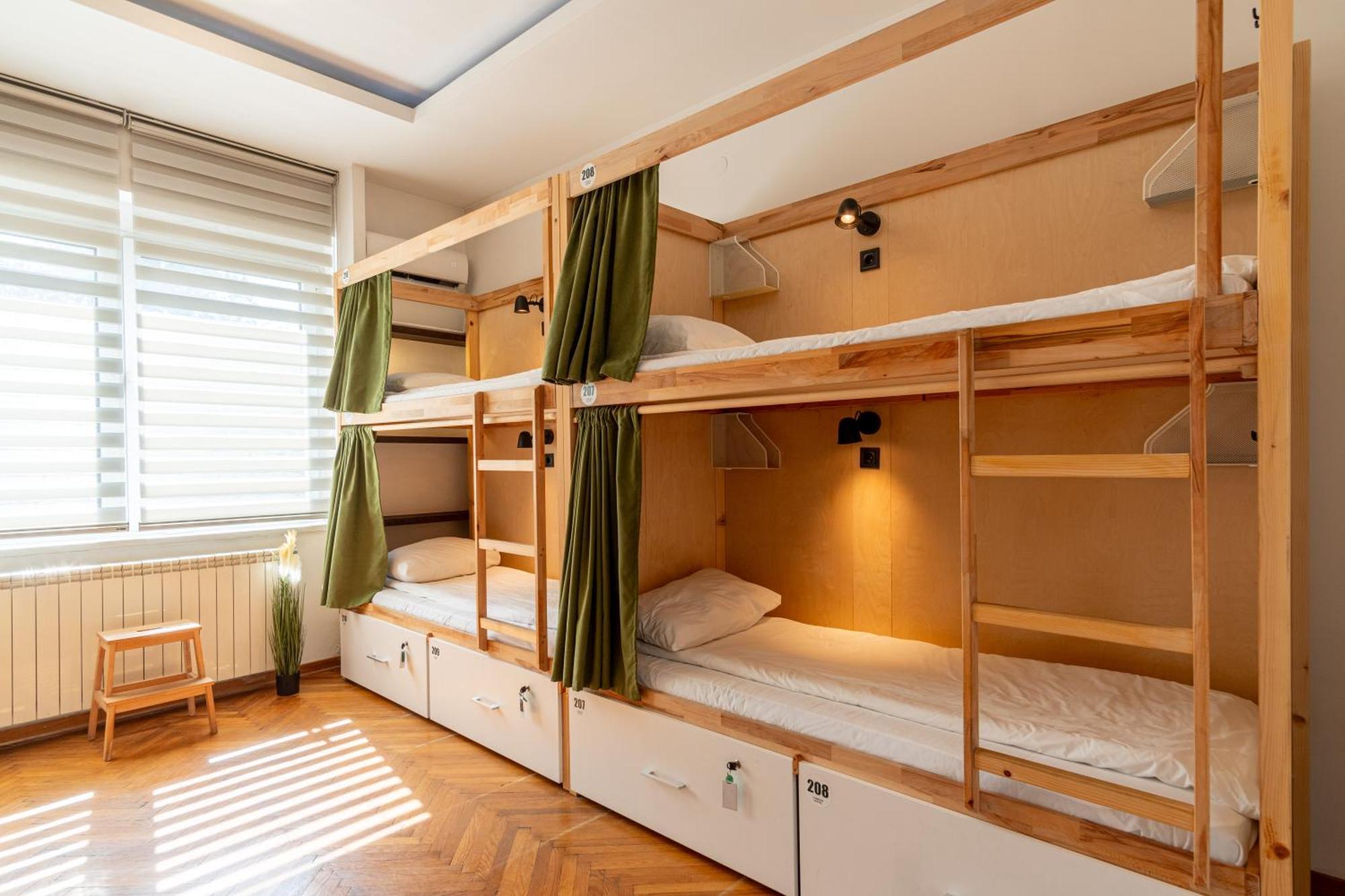 Hostel Cabbage *