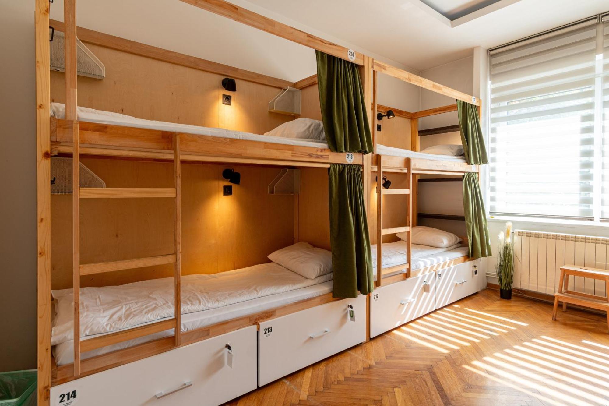 Cabbage Hostel *